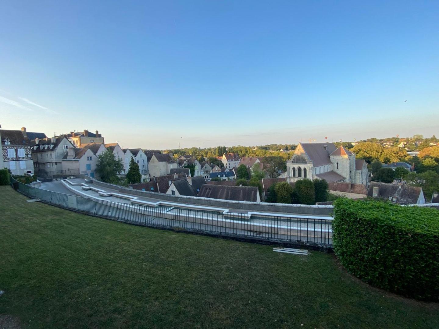 Le Jardinet De La Cathedrale Apartamento Chartres Exterior foto
